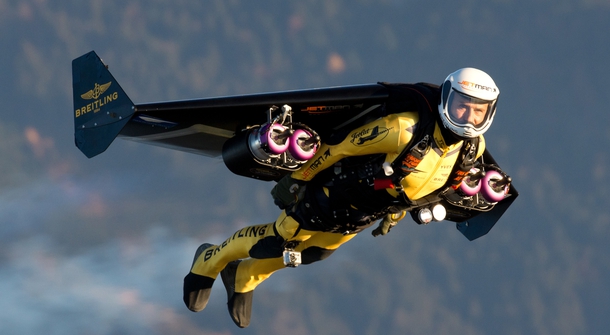 “Jetman” trained a new rocket-man and flew over Dubai – proof the future is already here 