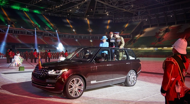 Her Majesty the Queen gets a posh, hybrid-powered Range Rover
