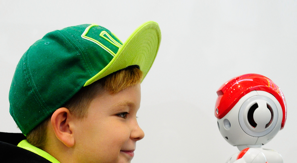 Meet the world's cutest family robot - hello, Alpha 2!
