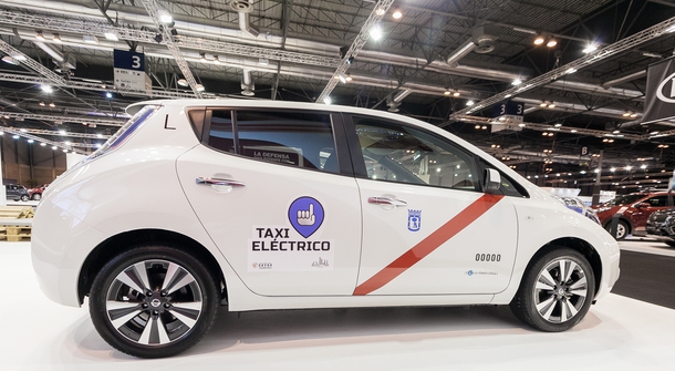 Madrid soon to operate world's largest electric taxi fleet of Nissan Leafs