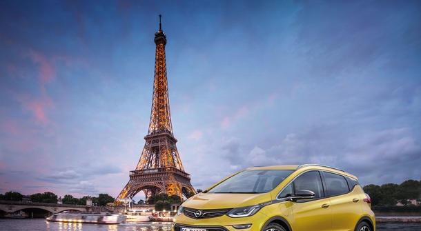 Opel Ampera-e with a range of over 500 kilometers