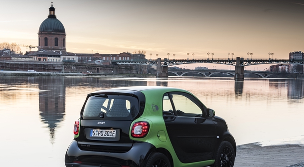 Smart ForTwo ED: Light charge