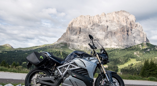 Energica continues its course of growth
